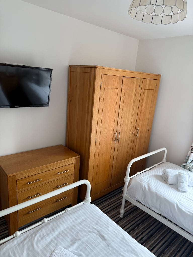 image for Oak wardrobe and chest of drawers