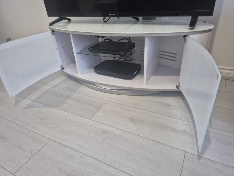 TV Unit x2 & Nest of tables 2 sets