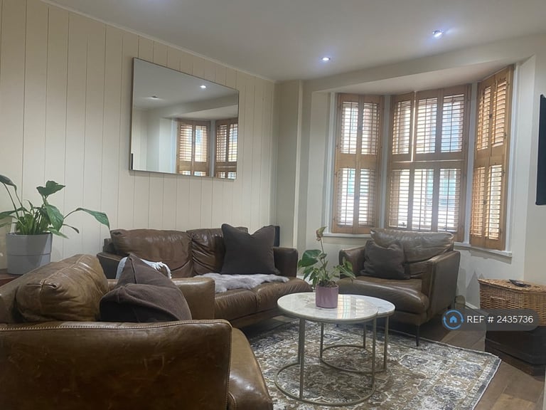 image for 3 bedroom house in Richmond, Richmond, TW9 (3 bed) (#2435736)