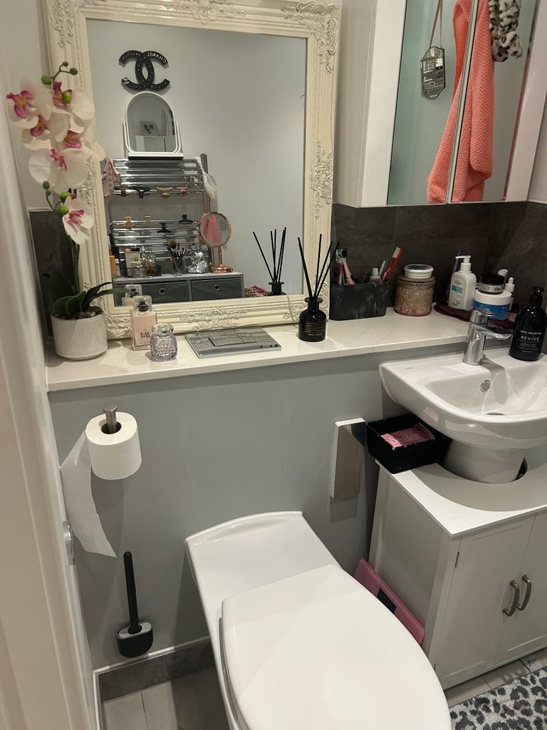 Westminster 1 bed with large terrace 