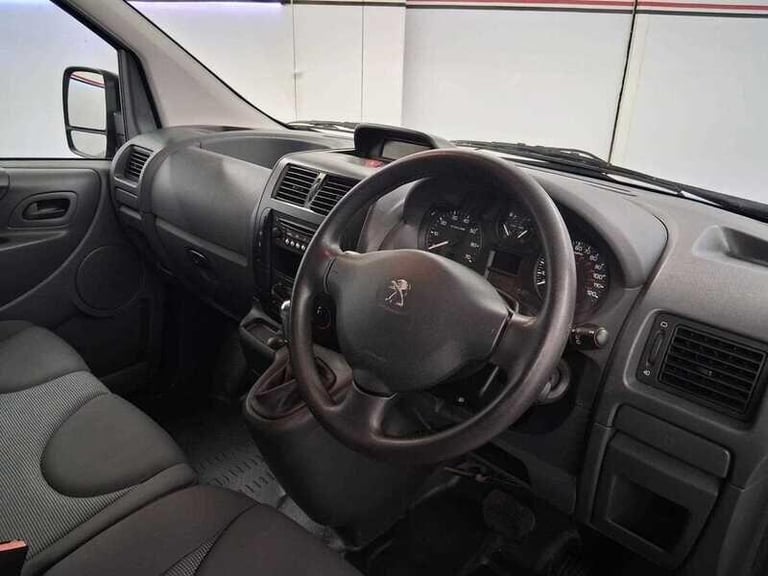 2016 Peugeot Partner Tepee 2.0 HDi Tepee Comfort 7 Seats 4dr MPV Diesel Automatic