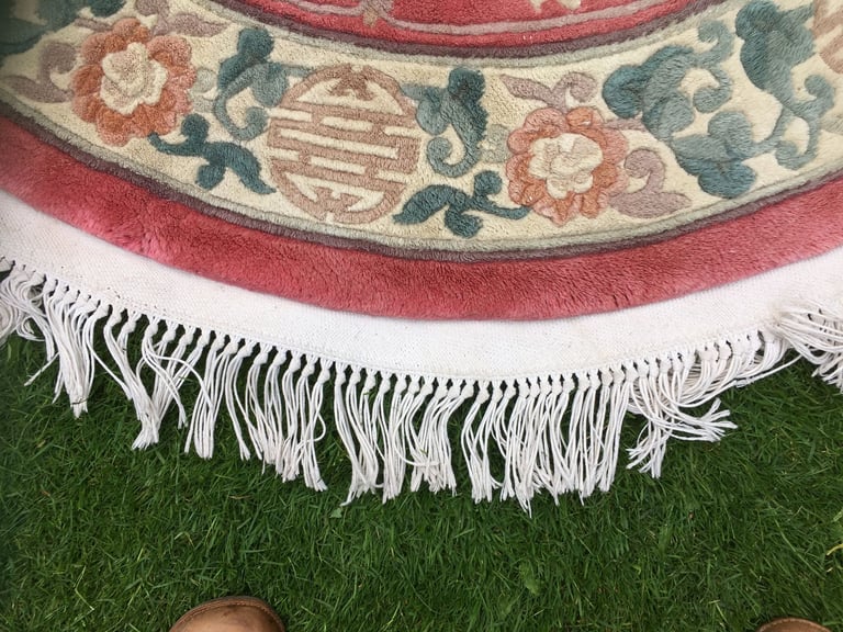 Round Pink Chinese Floral Design Rug 100% Wool Pile White Fringed Border  
