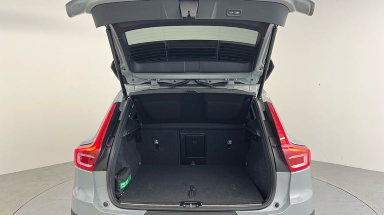 2024 Volvo XC40 Ultra, B3 Mild hybrid, Petrol, Bright (360 camera, Heated Windscreen) Estate Petr...