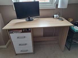 writing desk in excellent condition