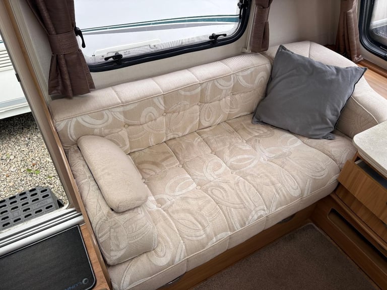 LUNAR CLUBMAN SB- FIXED SINGLE BEDS + END WASHROOM + MOTORMOVER