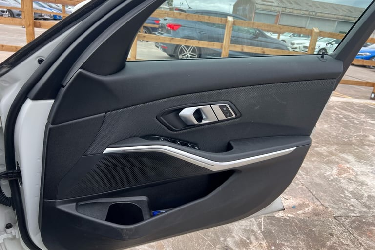 2021 BMW 3 Series 320i SE 4dr Step Auto Saloon PETROL Automatic