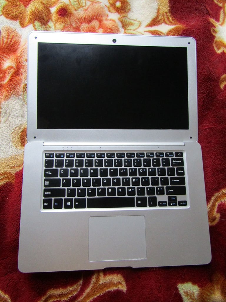 Silver 14 inch compact medium lightweight laptop 64 GB UK store Pick up available