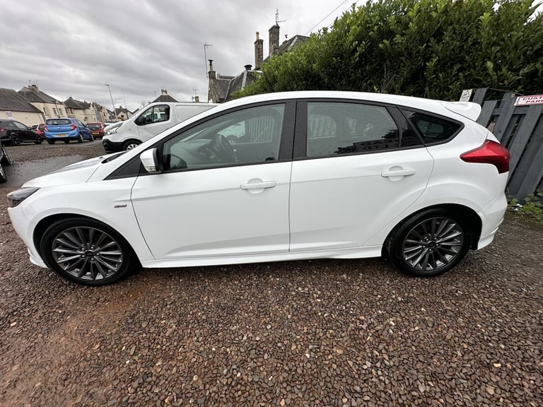 FINANCE AVAILABLE 2017 FORD FOCUS 1.0 T EcoBoost ST-Line Â