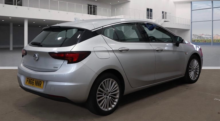 2017 Vauxhall Astra 1.6 CDTi 16V 136 Elite Nav 5dr Auto HATCHBACK Diesel Automatic