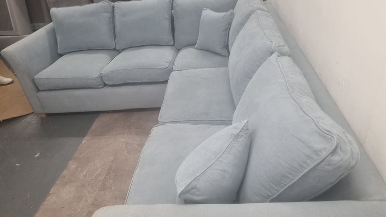 Large Corner Sofa *Can Deliver* 