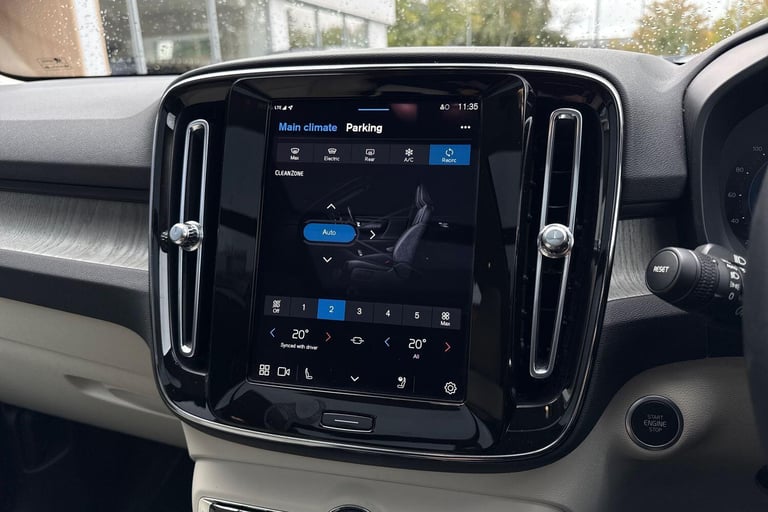 2022 Volvo XC40 2.0 B4 MHEV Ultimate SUV 5dr Petrol Hybrid DCT Auto Euro 6 (s/s) (197 ps) ESTATE ...