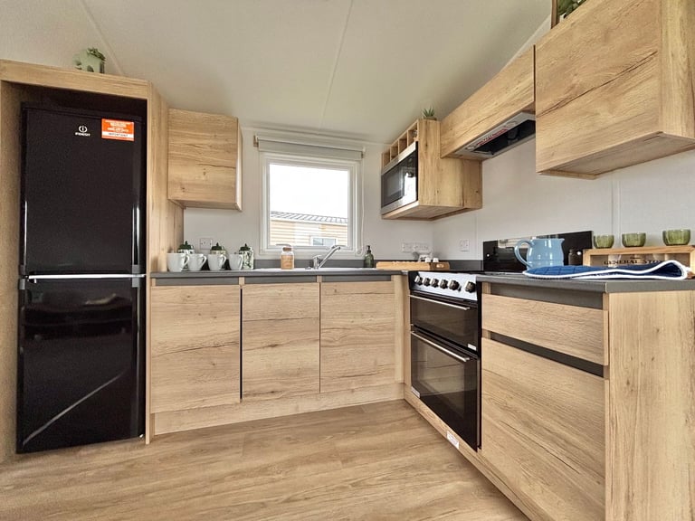 BRAND NEW STATIC CARAVAN FOR SALE AT BROADLAND SANDS HOLIDAY PARK - 11.5 MONTH OWNER SEASON