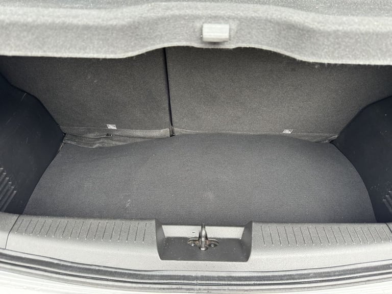 2016 Vauxhall Viva 1.0 SE 5d 74 BHP Hatchback Petrol Manual