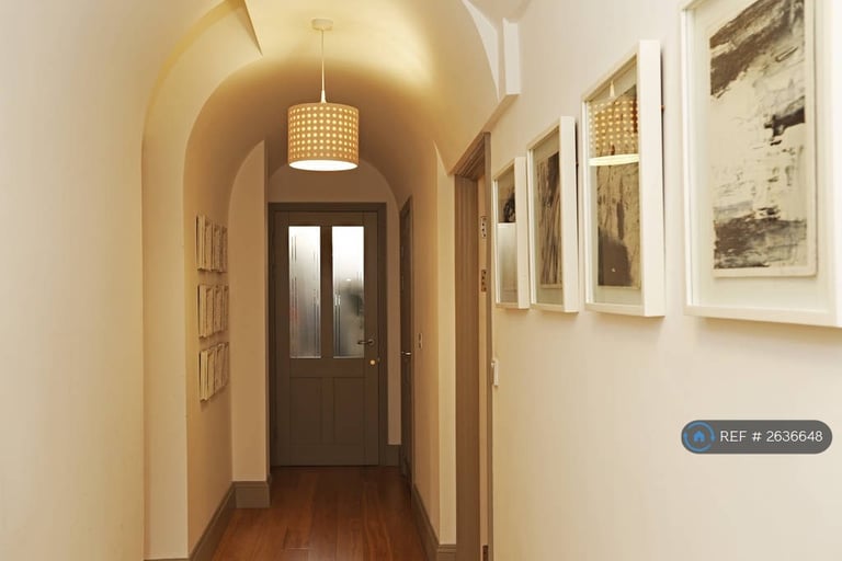 1 bedroom flat in Grove House, Bristol, BS8 (1 bed) (#2636648)