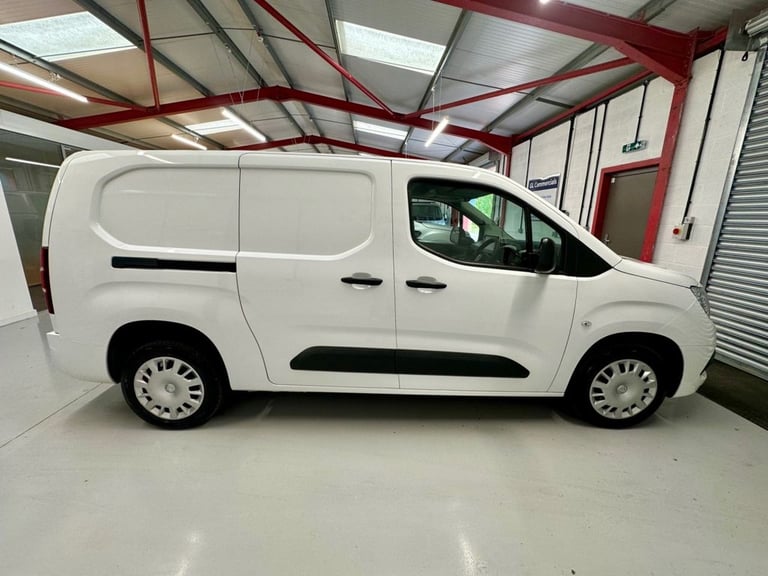 2022 22 VAUXHALL COMBO 1.5 TURBO D 2300 SPORTIVE L2 H1 EURO 6 100 BHP * 3 SEATER