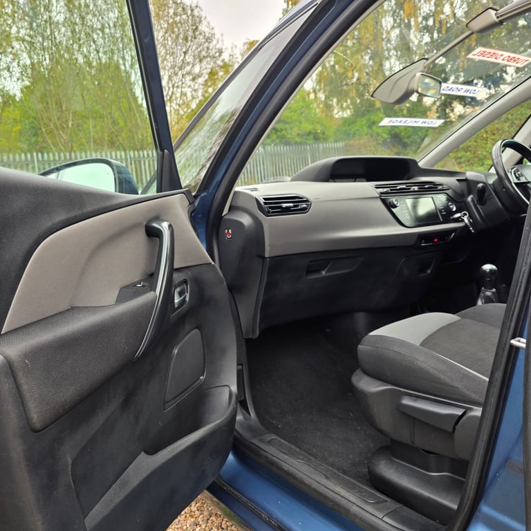 CITROEN C4 PICASSO VTR+ MODEL 1.6 DIESEL 115 BHP YEAR 2014 £20 ROAD TAX PER YEAR LOW MILES!!!