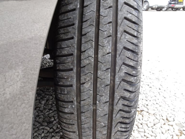 1.0 VTi Feel 5dr £20 TAX +FSH +BTOOTH +JUST SERVICED*