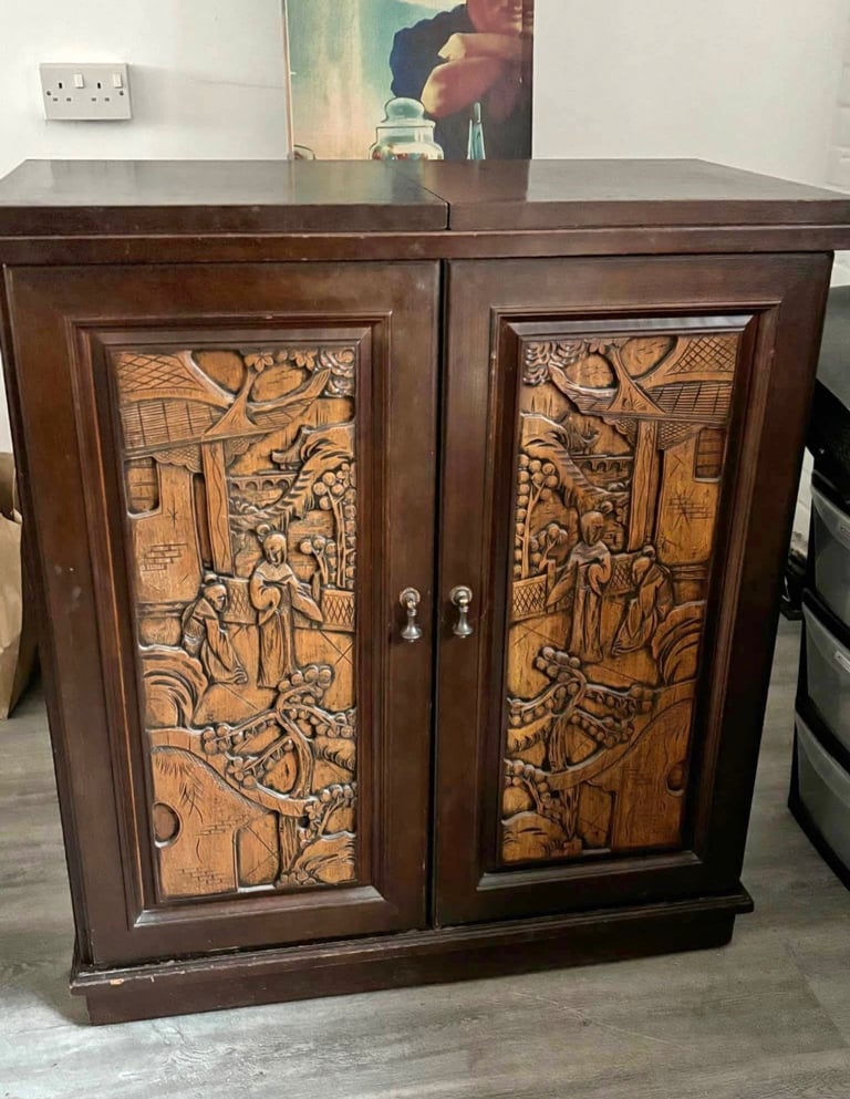 Chinese cabinet/ fold out bar 