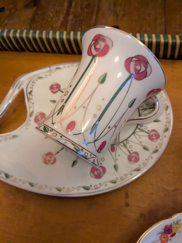 7 assorted ornamental plates, etc.