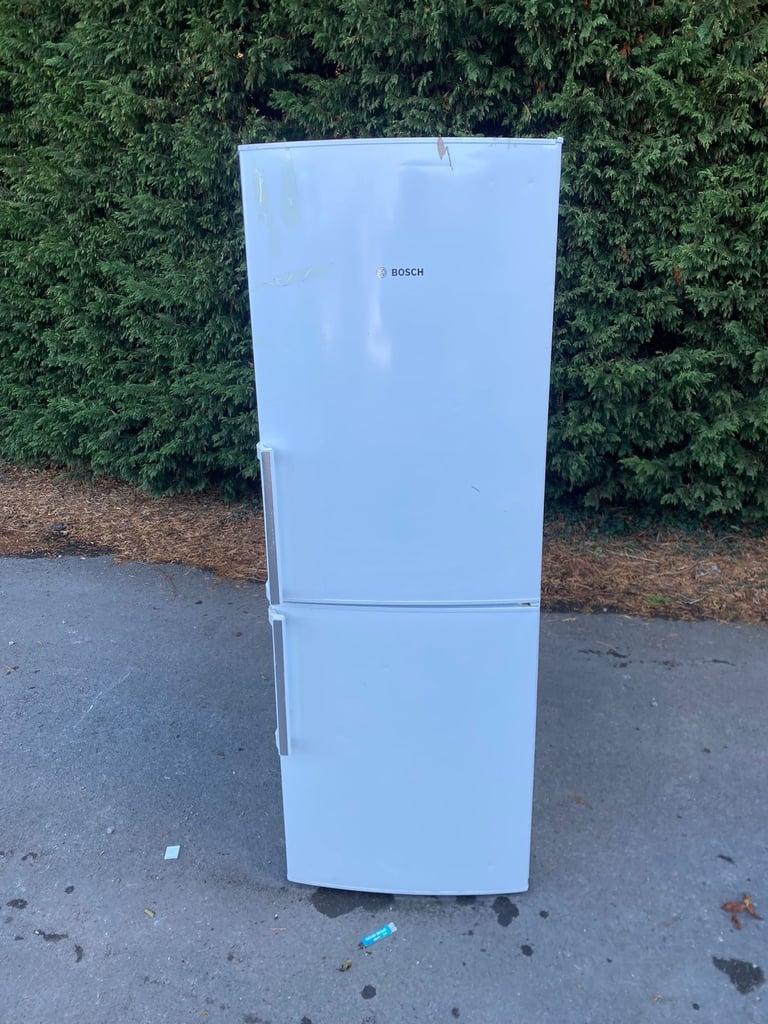 image for Fridge freezer for £130(we can deliver)