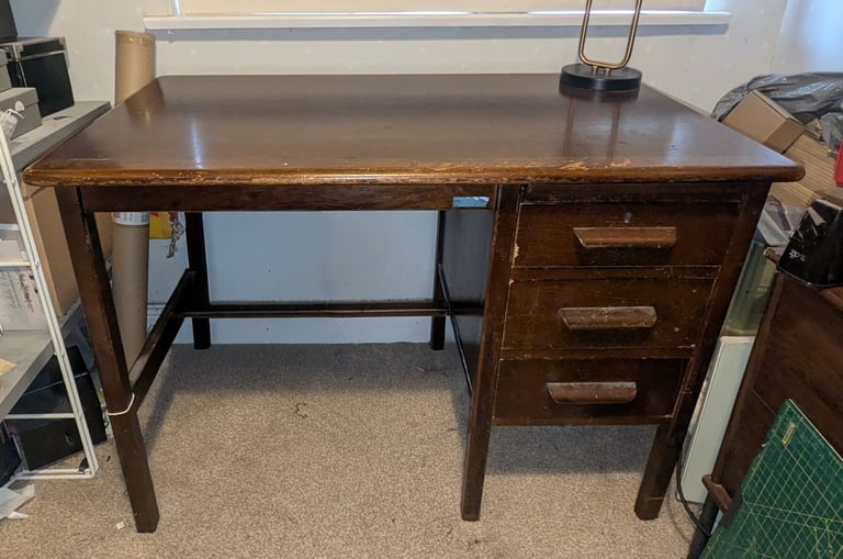 Desk (antique typewriter)