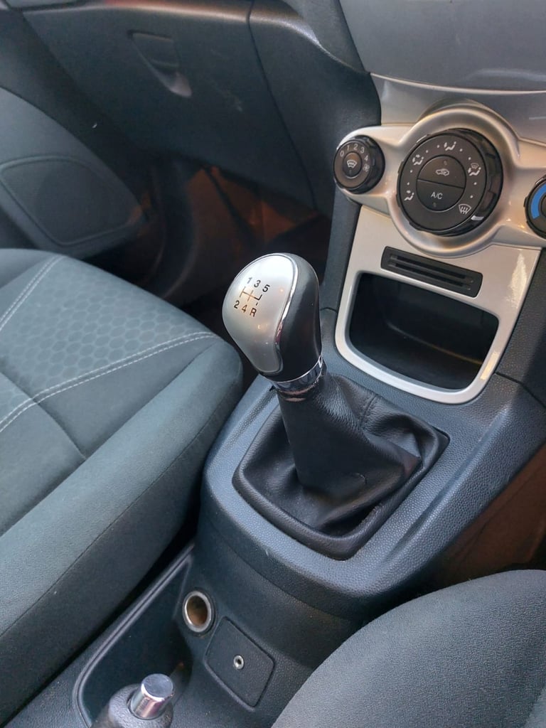 Ford, FIESTA, Hatchback, 2010, Manual, 1242 (cc), 5 doors