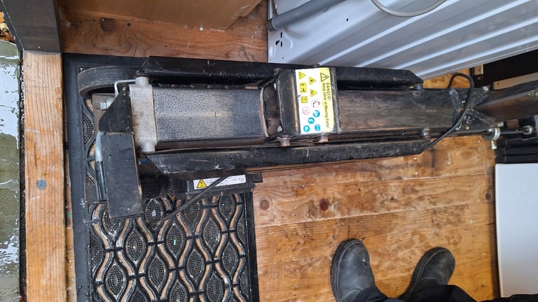 Log Splitter 6 ton Electric Handy 