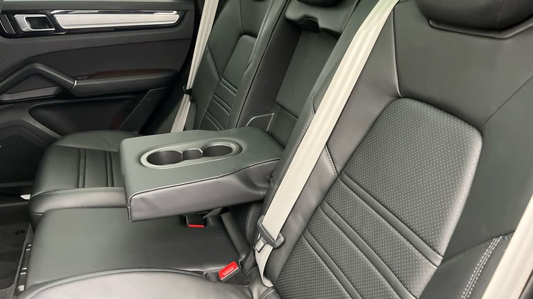 2022 Porsche Cayenne 3.0T V6 Platinum Edition TiptronicS 4WD Euro 6 (s/s) 5dr SUV Petrol Automatic