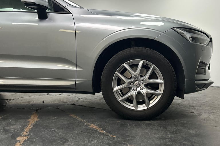  Volvo XC60 2.0 T5 Momentum Pro Auto AWD Euro 6 (s/s) 5dr Petrol Automatic