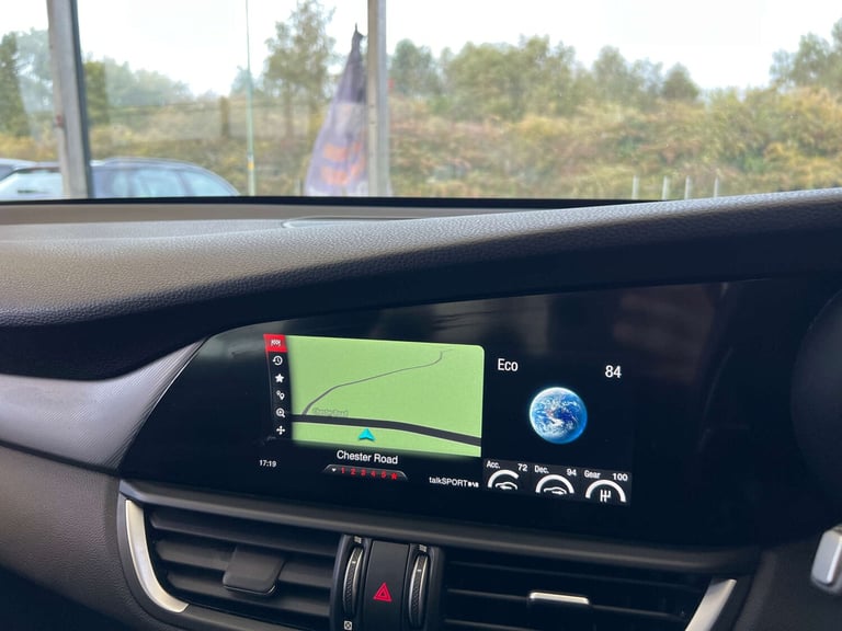 2018 Alfa Romeo Giulia 2.0 TB 280 Veloce 4dr Auto SALOON PETROL Automatic