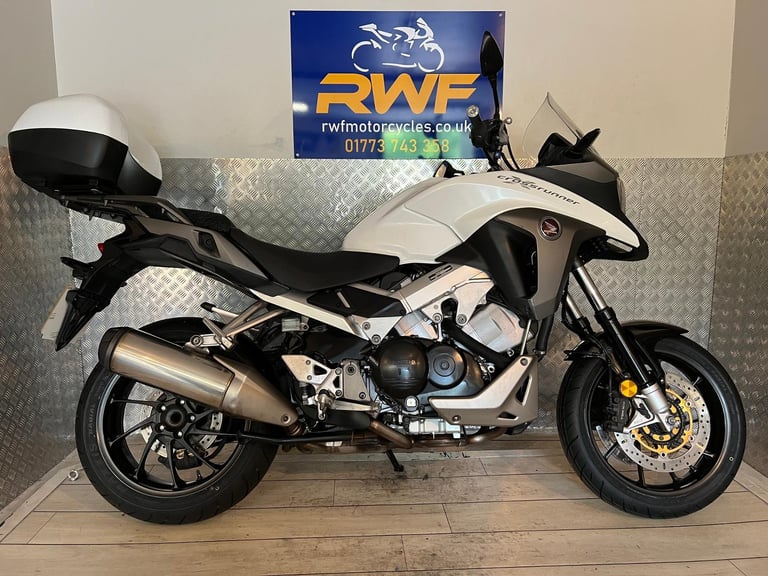 HONDA VFR 800 X CROSSRUNNER, 2016, ONLY 11,422 MILES, EXCELLENT COND, FULL MOT