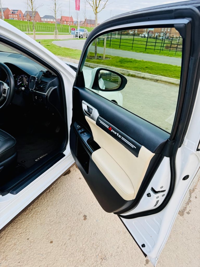 Lexus, CT, Hatchback, 2011, Semi-Auto, 1798 (cc), 5 doors