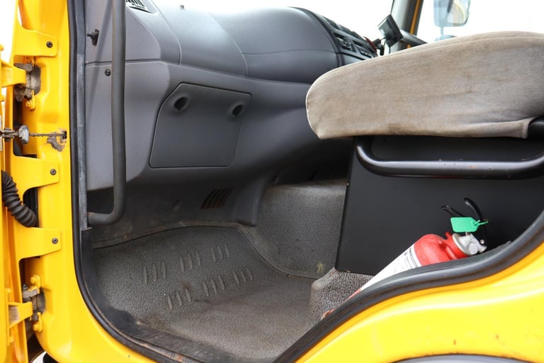 DAF LF55 220 4X2 DROPSIDE STEEL INSULATED TIPPER (2008)