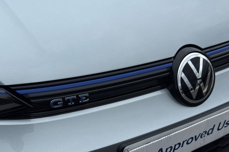 2025 Volkswagen Golf 1.5 TSI 272 GTE eHybrid 5dr DSG **HEADS UP DISPLAY + PAN ROOF** Hatchback PE...