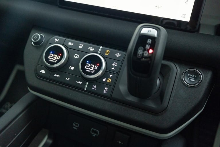 2023 Land Rover Defender 3.0 D250 X-Dynamic SE 110 5dr Auto [7 Seat] ESTATE DIESEL Automatic