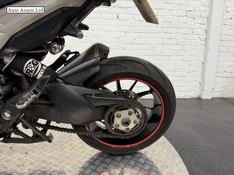 2014 Ducati Hyperstrada 821 821 Naked Petrol Manual Euro 3 (104 ps) Naked Petrol Manual