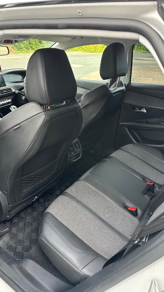 Peugeot, 3008, Hatchback, 2018, Manual, 1199 (cc), 5 doors