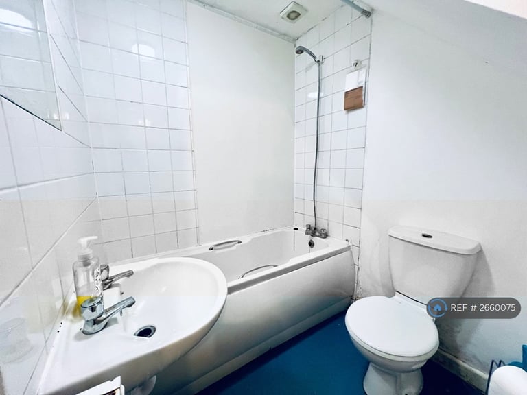 5 bedroom house in Oxford Street, Leamington Spa, CV32 (5 bed) (#2660075)