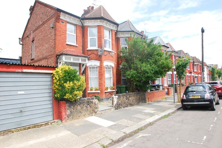 One bedroom first floor flat near Dollis Hill Station NW10