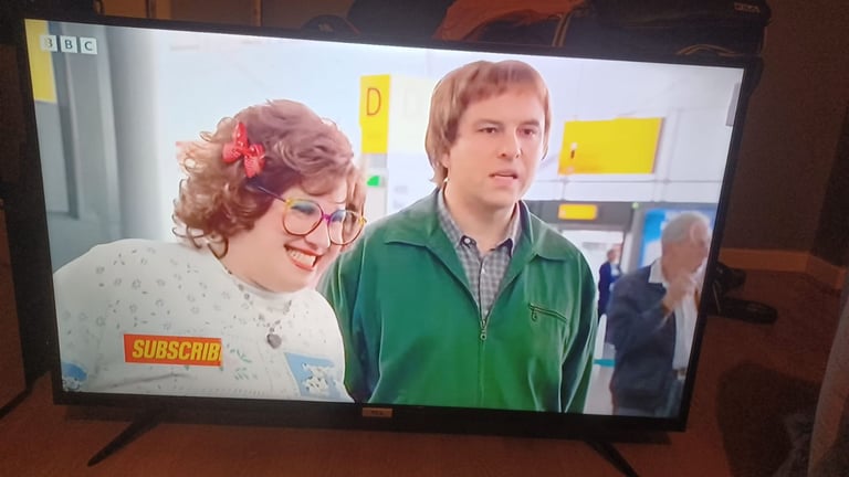 FREE DELIVERY excellent 43 TCL ULTRA 4K UHD LED ANDROID SMART TV freeveiw channels inbuilt 