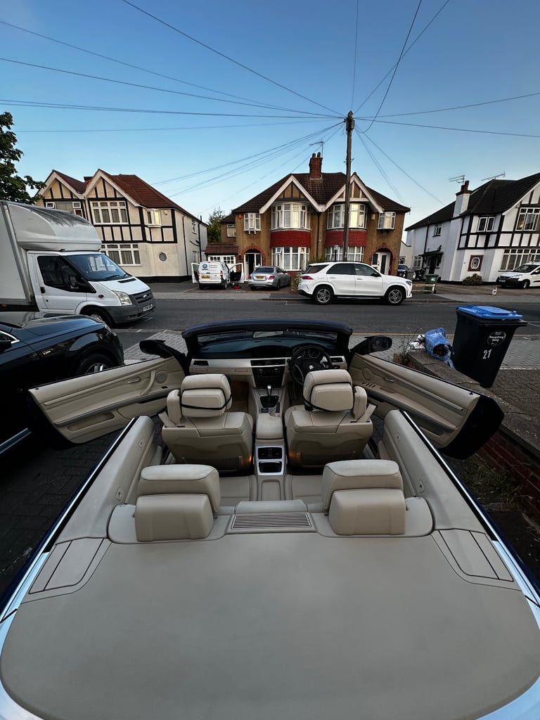 BMW 320i Convertible LCI Automatic  