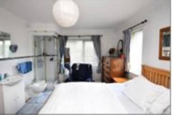 Kingsize Divan Base with wooden headboard and Silentnight (Premier Inn style) Mattress 