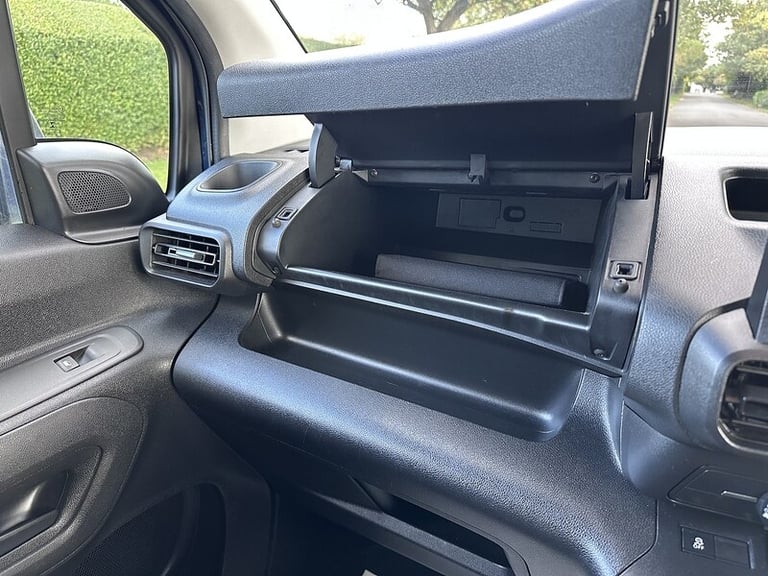 2019 Vauxhall Combo Life Turbo Design MPV Petrol Manual