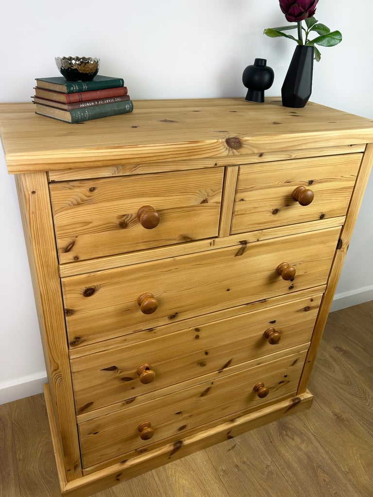 QAULITY CHEST OF DRAWERS 