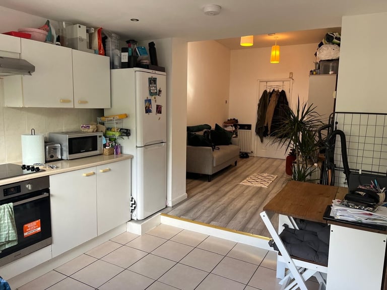 NEW STUDIO FLAT WITH GARDEN FOR RENT IN E17 LOCATED 5 MINS WALK TO STATION