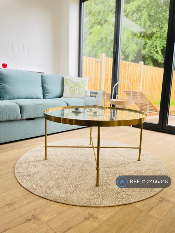 4 bedroom house in Edward Street, Dunstable, LU6 (4 bed) (#2466348)