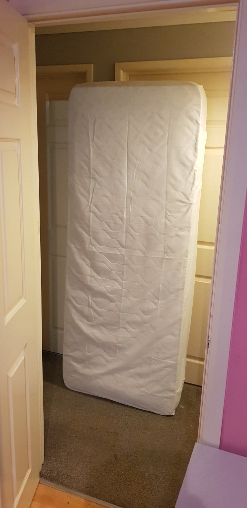 SINGLE BED WITH MATTRESS AND NEW MATTRESS COVER
