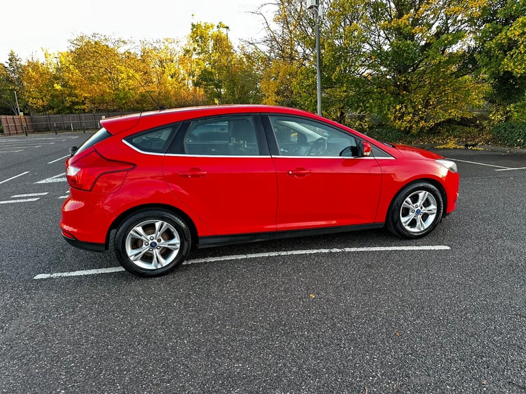 FORD Focus 1.5 Petrol 5 Doors 2013 with Parking Sensors & Low Mileage