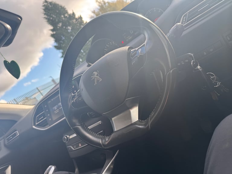 Peugeot, 308, Hatchback, 2015, Manual, 1199 (cc), 5 doors