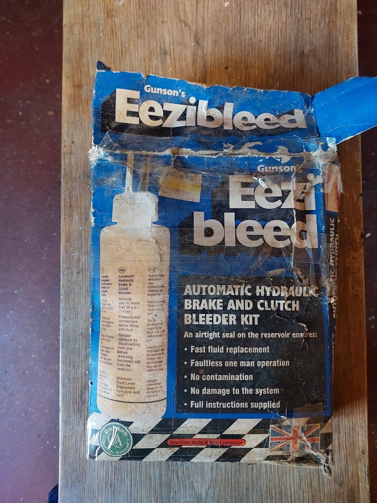 Gunson Eezibleed Kit complete with all parts.